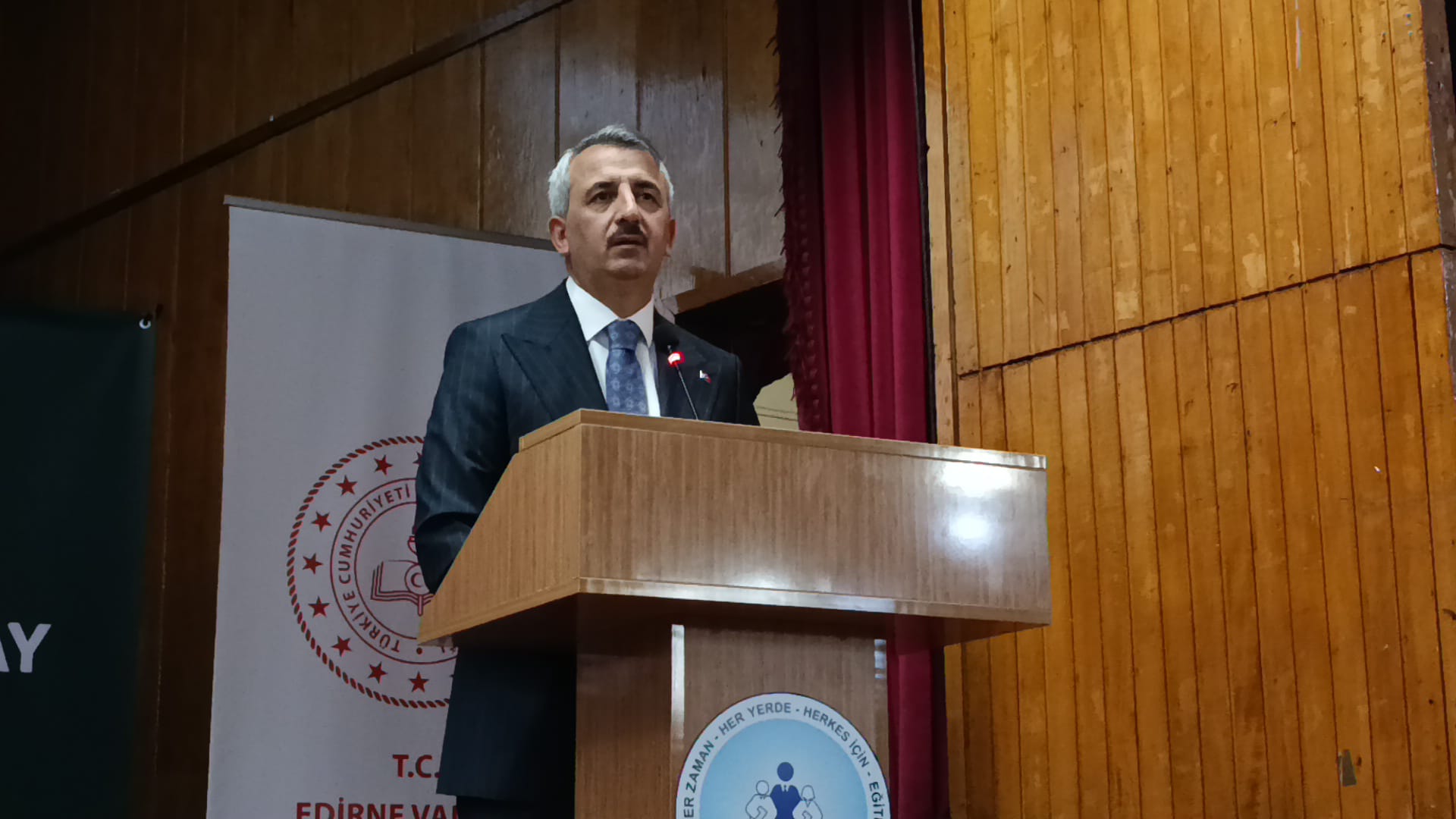 Edirne’de düzenlenen Yeşilay Sağlıklı Yaşam Ligi Yarışması’nın ödül töreni, Türkiye Yeşilay Cemiyeti Genel Başkanı Doç. Dr. Mehmet Dinç’in katılımıyla gerçekleştirildi.